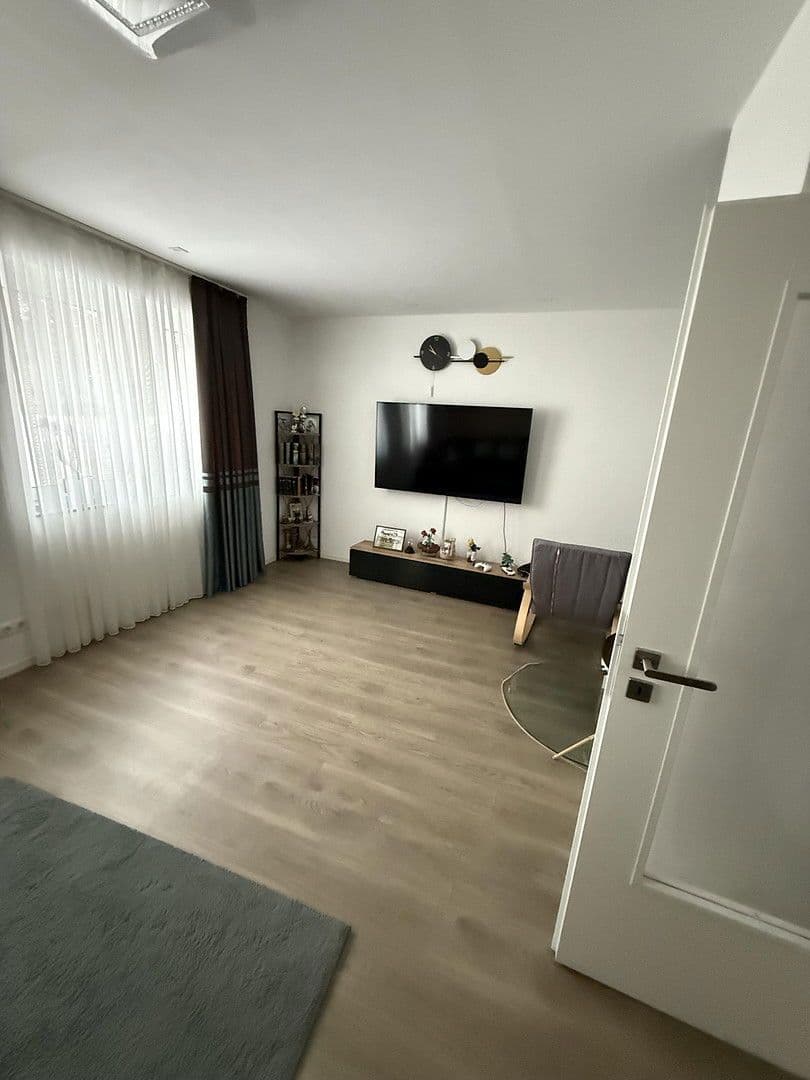 Prenájom domu 160 m², pozemek 199 m², Mutterstadt, Porýnie-Falcko Prenájom domu 160 m², pozemek 199 m², Mutterstadt, Porýnie-Falcko