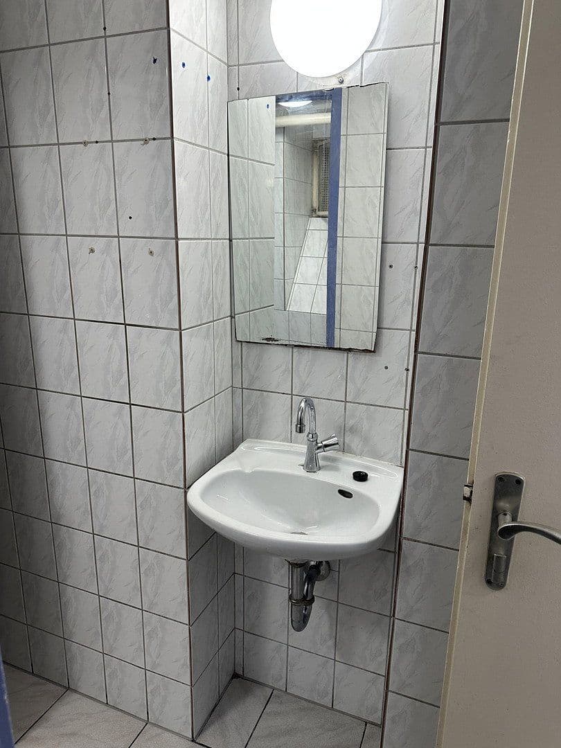 Prenájom nebytového priestoru 115 m², Am Ostpark 2, Essen, Severné Porýnie - Westfálsko Prenájom nebytového priestoru 115 m², Am Ostpark 2, Essen, Severné Porýnie - Westfálsko