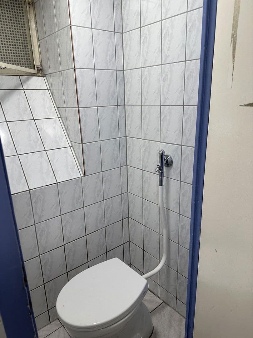 Prenájom nebytového priestoru 115 m², Am Ostpark 2, Essen, Severné Porýnie - Westfálsko Prenájom nebytového priestoru 115 m², Am Ostpark 2, Essen, Severné Porýnie - Westfálsko