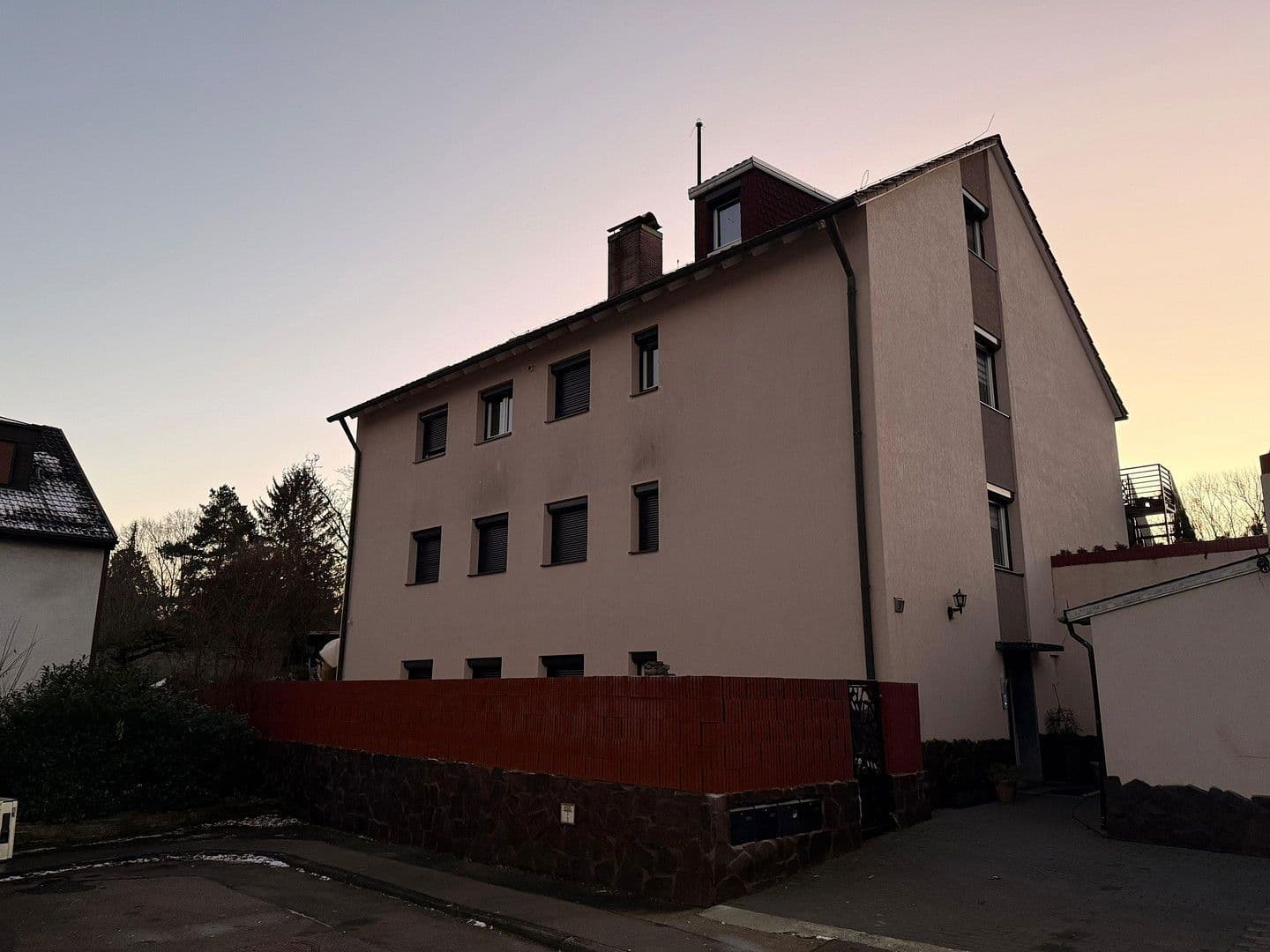 Predaj domu 387 m², pozemek 899 m², Rießstraße 20, BW, Magstadt, Bádensko-Wurttembersko Predaj domu 387 m², pozemek 899 m², Rießstraße 20, BW, Magstadt, Bádensko-Wurttembersko