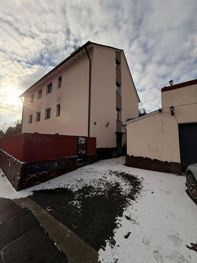 Predaj domu 387 m², pozemek 899 m², Rießstraße 20, BW, Magstadt, Bádensko-Wurttembersko Predaj domu 387 m², pozemek 899 m², Rießstraße 20, BW, Magstadt, Bádensko-Wurttembersko