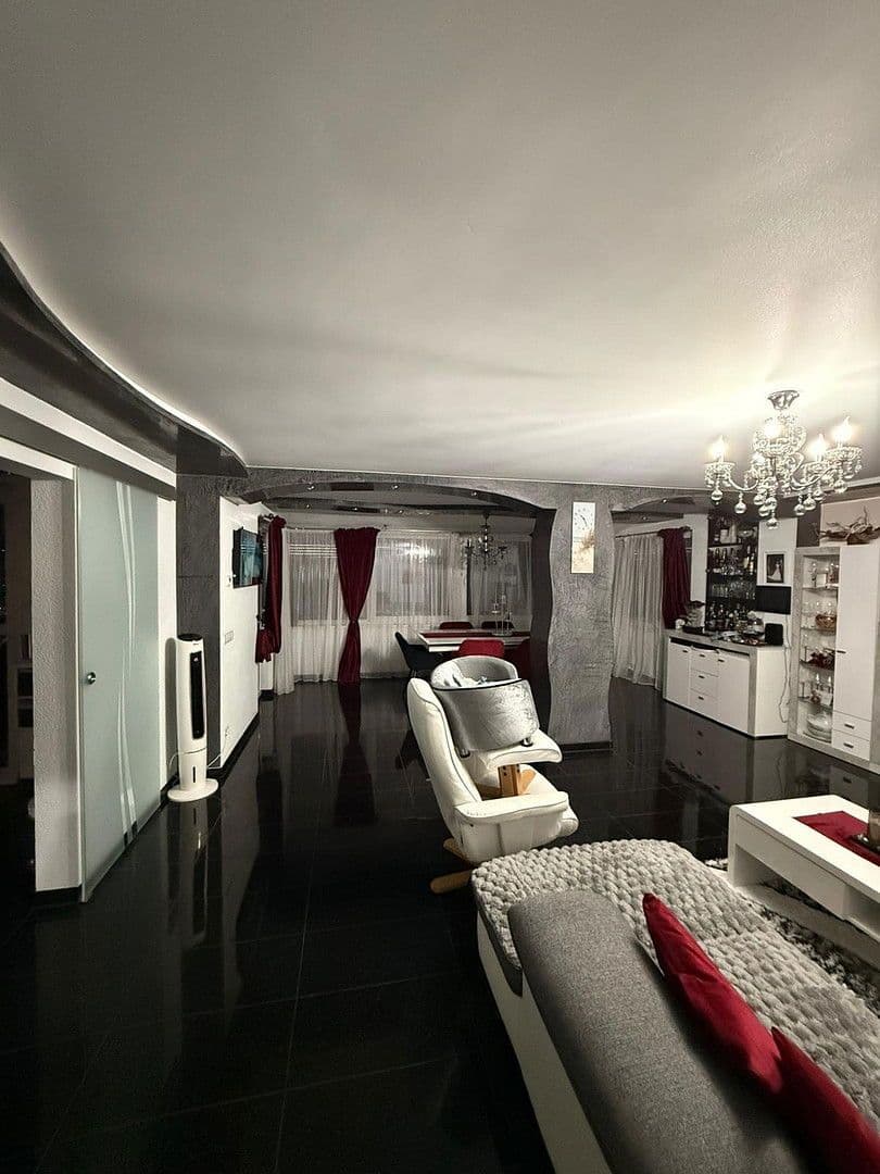 Predaj domu 387 m², pozemek 899 m², Rießstraße 20, BW, Magstadt, Bádensko-Wurttembersko Predaj domu 387 m², pozemek 899 m², Rießstraße 20, BW, Magstadt, Bádensko-Wurttembersko