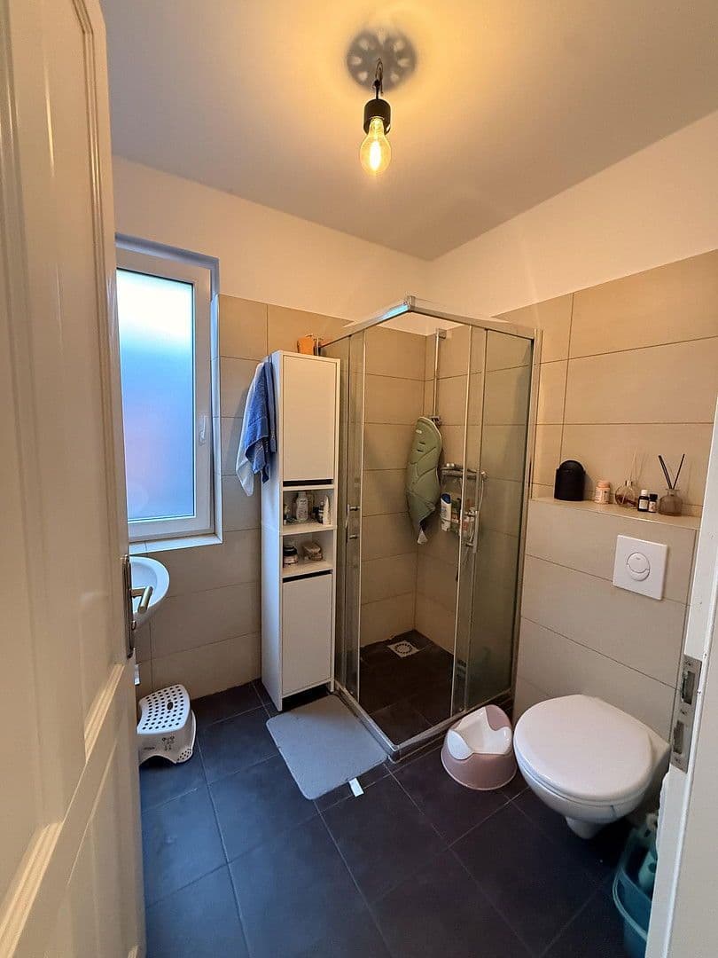 Prenájom bytu 3-izbový 70 m², Wannseestr., Stahnsdorf, Brandenbursko Prenájom bytu 3-izbový 70 m², Wannseestr., Stahnsdorf, Brandenbursko