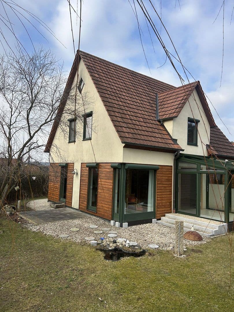 Predaj domu 128 m², pozemek 576 m², Frensdorf, Bavorsko Predaj domu 128 m², pozemek 576 m², Frensdorf, Bavorsko