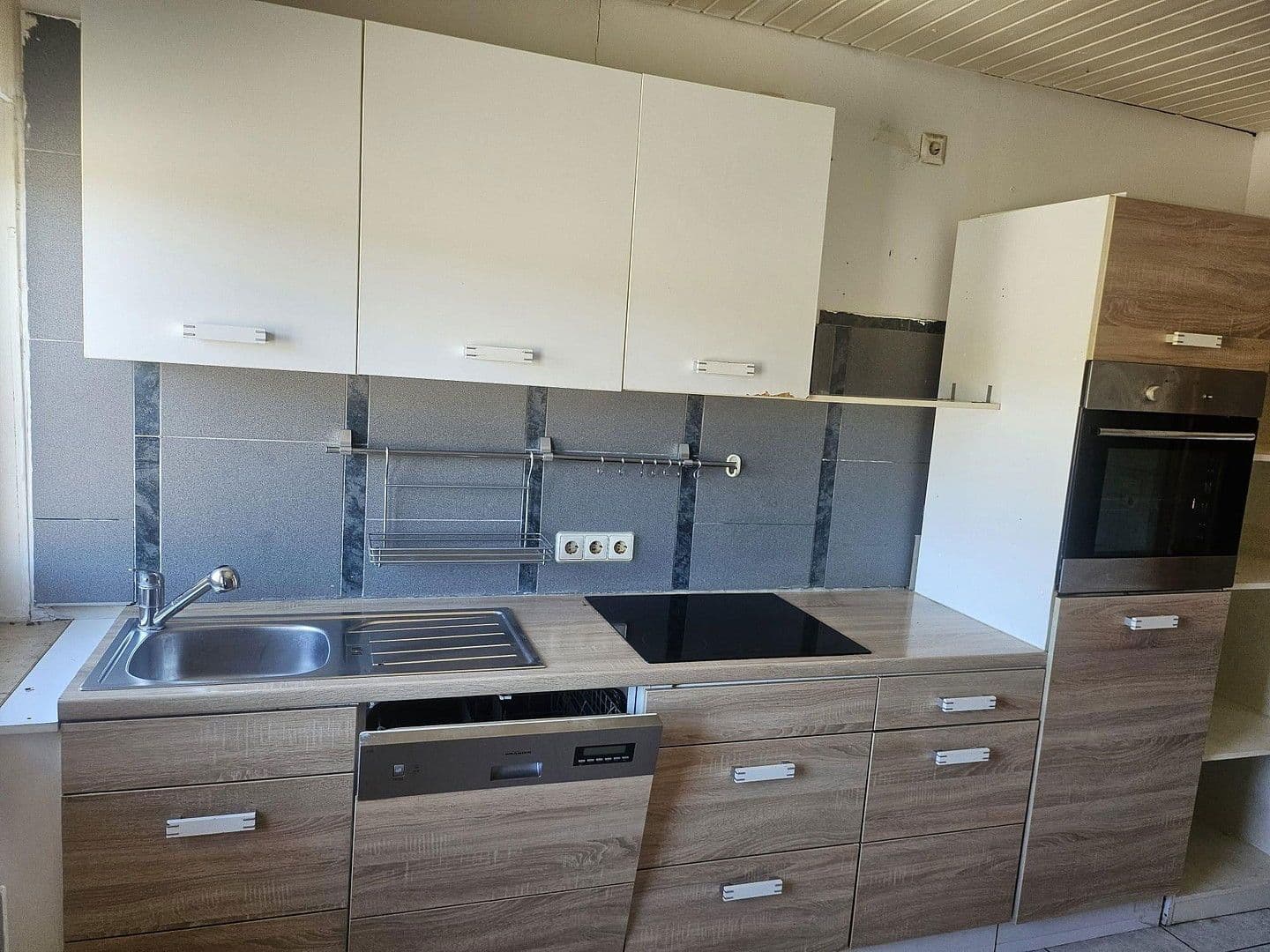 Predaj domu 252 m², pozemek 770 m², Heilbronner Str. 9/1, Eberstadt, Bádensko-Wurttembersko Predaj domu 252 m², pozemek 770 m², Heilbronner Str. 9/1, Eberstadt, Bádensko-Wurttembersko