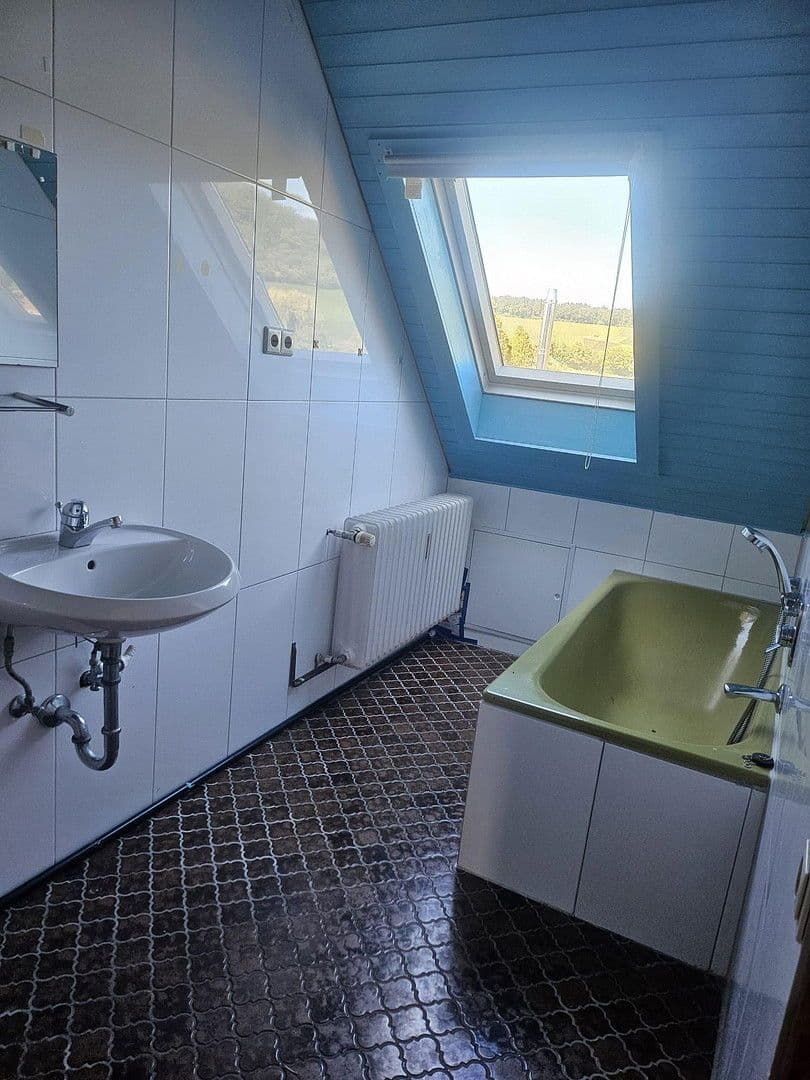 Predaj domu 252 m², pozemek 770 m², Heilbronner Str. 9/1, Eberstadt, Bádensko-Wurttembersko Predaj domu 252 m², pozemek 770 m², Heilbronner Str. 9/1, Eberstadt, Bádensko-Wurttembersko