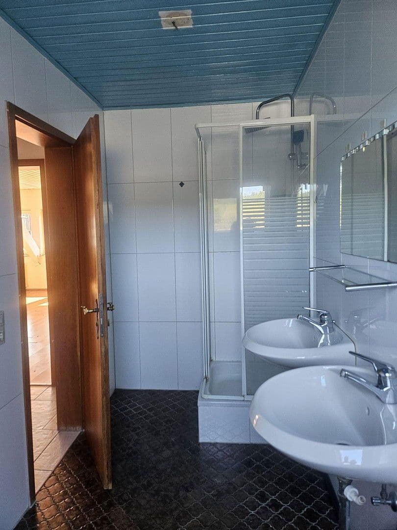 Predaj domu 252 m², pozemek 770 m², Heilbronner Str. 9/1, Eberstadt, Bádensko-Wurttembersko Predaj domu 252 m², pozemek 770 m², Heilbronner Str. 9/1, Eberstadt, Bádensko-Wurttembersko