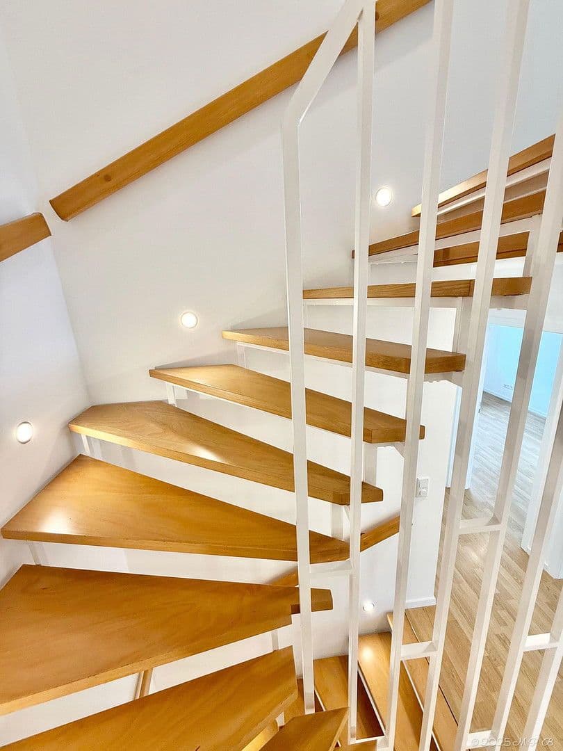 Predaj domu 213 m², pozemek 271 m², Rheinbrohler Weg 39, Düsseldorf, Severné Porýnie - Westfálsko Predaj domu 213 m², pozemek 271 m², Rheinbrohler Weg 39, Düsseldorf, Severné Porýnie - Westfálsko