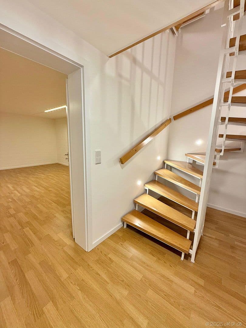 Predaj domu 213 m², pozemek 271 m², Rheinbrohler Weg 39, Düsseldorf, Severné Porýnie - Westfálsko Predaj domu 213 m², pozemek 271 m², Rheinbrohler Weg 39, Düsseldorf, Severné Porýnie - Westfálsko