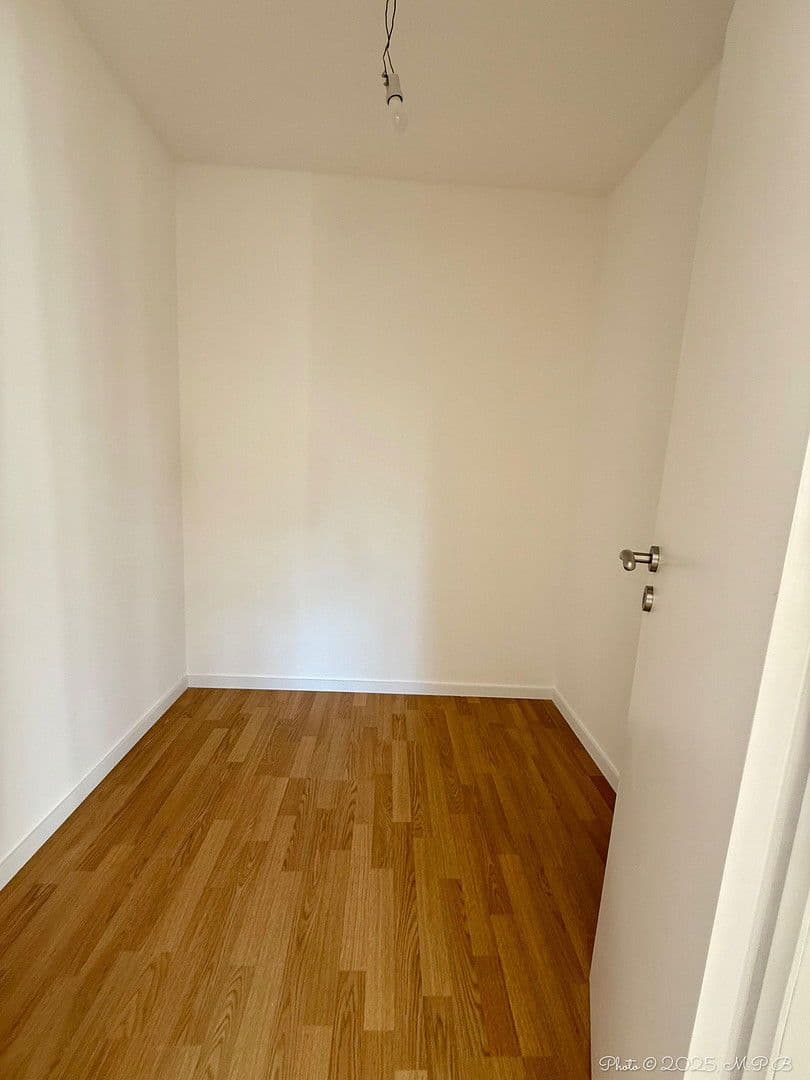 Predaj domu 213 m², pozemek 271 m², Rheinbrohler Weg 39, Düsseldorf, Severné Porýnie - Westfálsko Predaj domu 213 m², pozemek 271 m², Rheinbrohler Weg 39, Düsseldorf, Severné Porýnie - Westfálsko