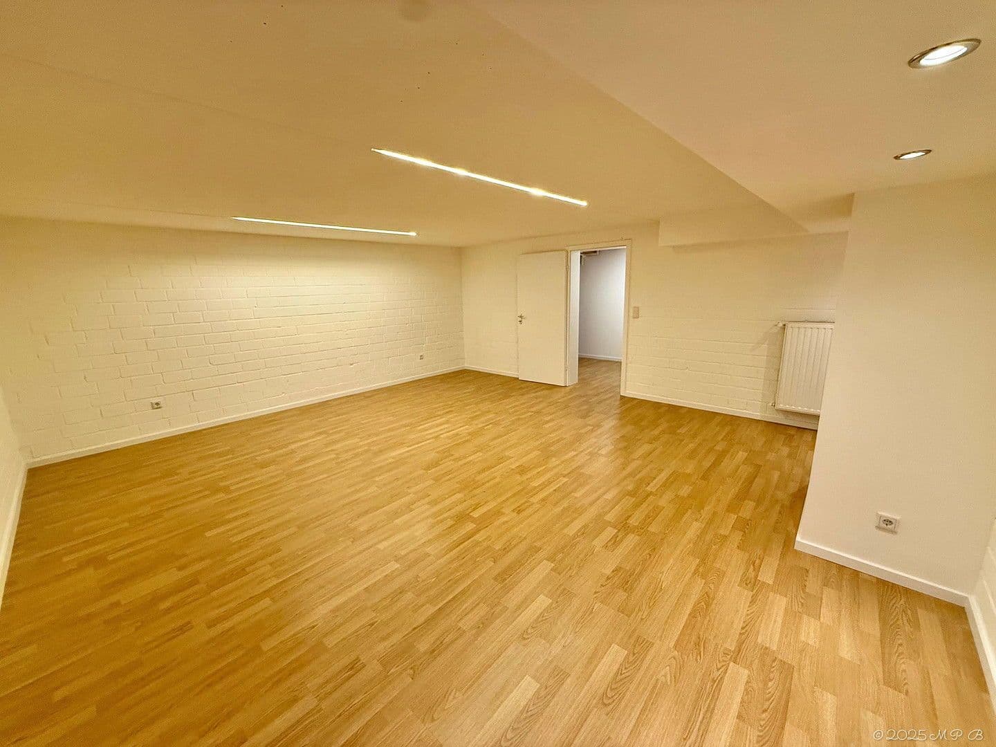 Predaj domu 213 m², pozemek 271 m², Rheinbrohler Weg 39, Düsseldorf, Severné Porýnie - Westfálsko Predaj domu 213 m², pozemek 271 m², Rheinbrohler Weg 39, Düsseldorf, Severné Porýnie - Westfálsko