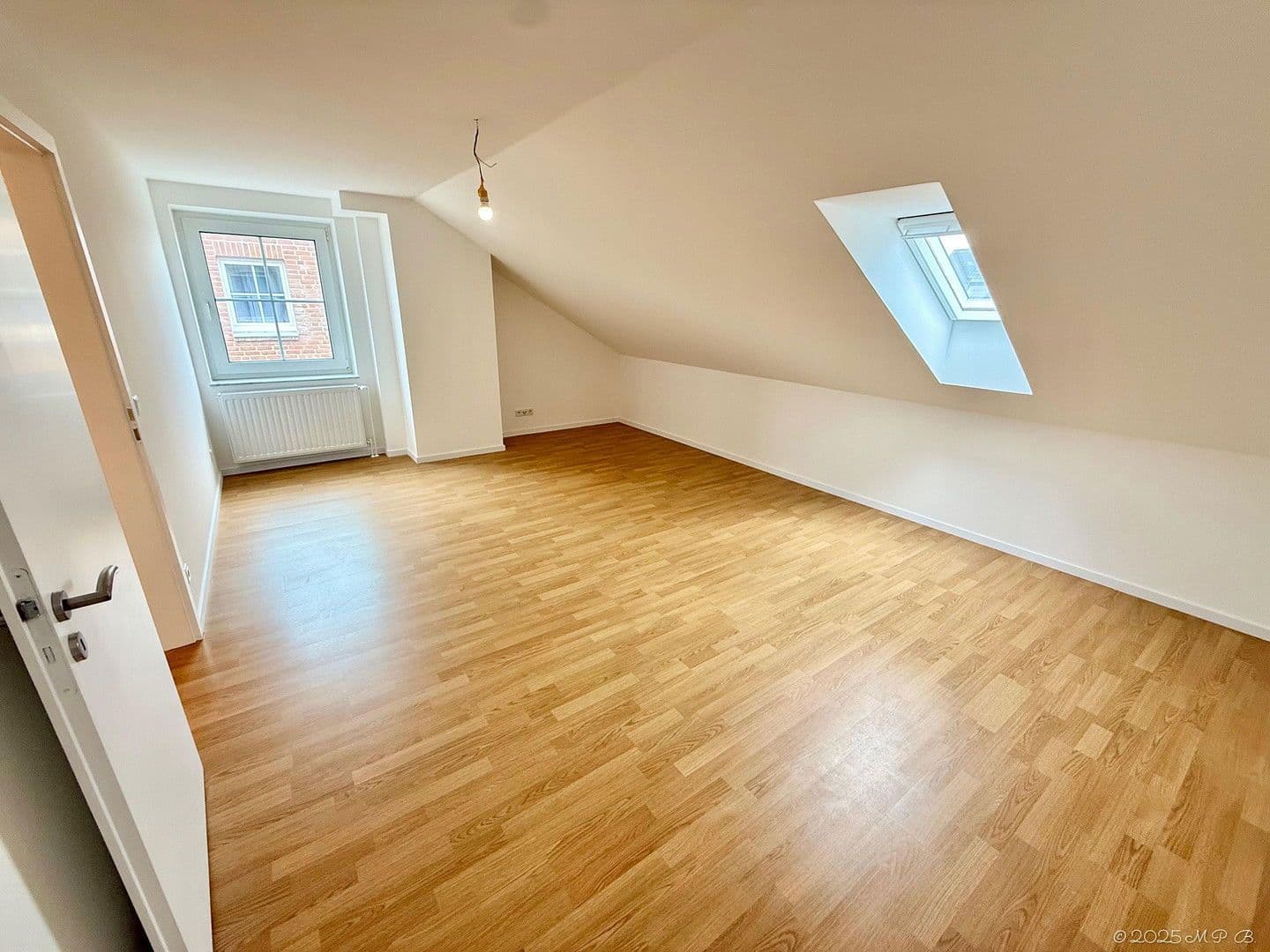 Predaj domu 213 m², pozemek 271 m², Rheinbrohler Weg 39, Düsseldorf, Severné Porýnie - Westfálsko Predaj domu 213 m², pozemek 271 m², Rheinbrohler Weg 39, Düsseldorf, Severné Porýnie - Westfálsko