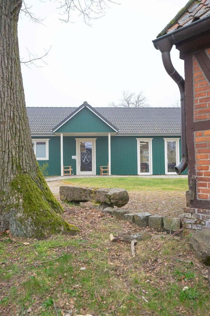 Predaj domu 165 m², pozemek 897 m², Lüneburger Landstraße 3, Garlstorf, Dolné Sasko Predaj domu 165 m², pozemek 897 m², Lüneburger Landstraße 3, Garlstorf, Dolné Sasko