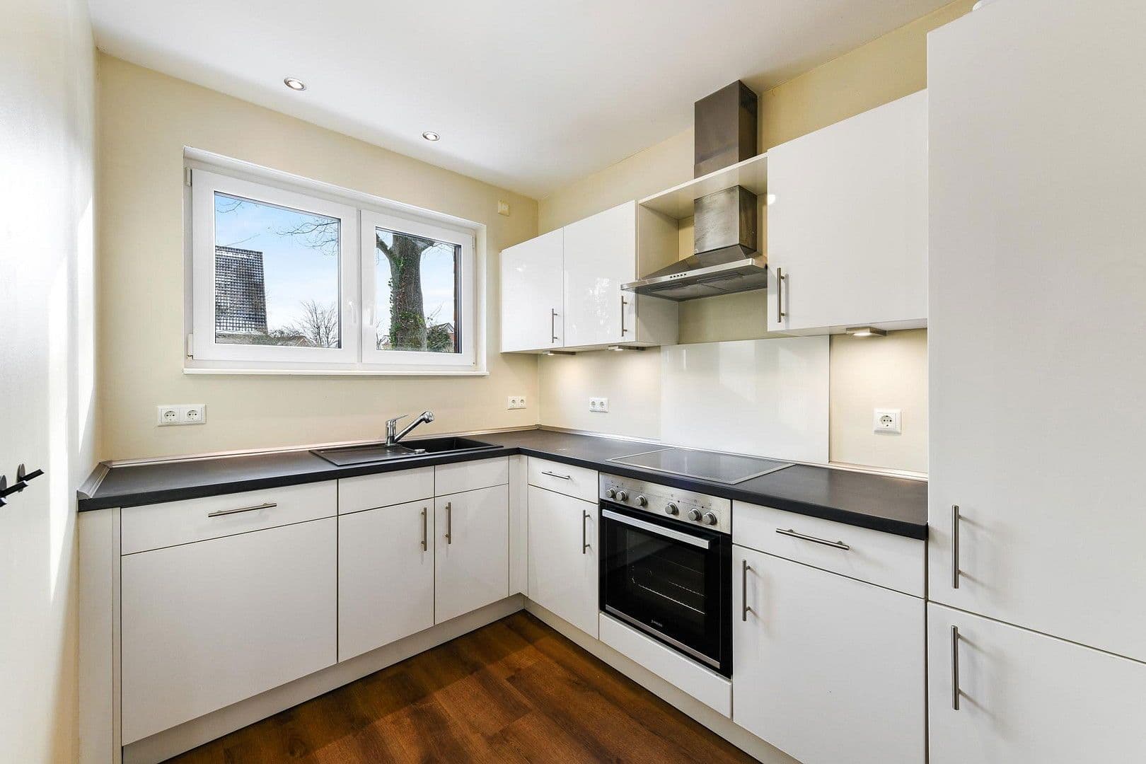 Predaj domu 120 m², pozemek 126 m², Quickborn, Šlezvicko-Holštajnsko Predaj domu 120 m², pozemek 126 m², Quickborn, Šlezvicko-Holštajnsko