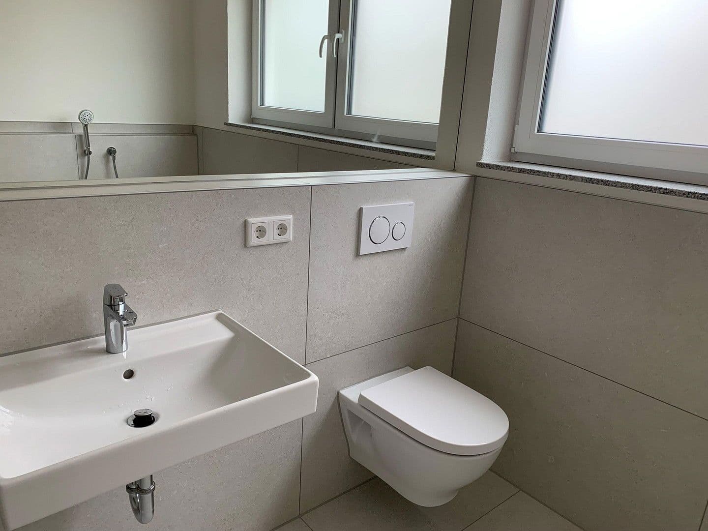 Prenájom bytu 4-izbový 98 m², Lauchheim, Bádensko-Wurttembersko Prenájom bytu 4-izbový 98 m², Lauchheim, Bádensko-Wurttembersko