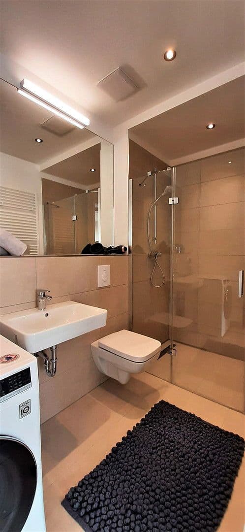 Prenájom bytu 1-izbový 32 m², Berlin, Berlín Prenájom bytu 1-izbový 32 m², Berlin, Berlín