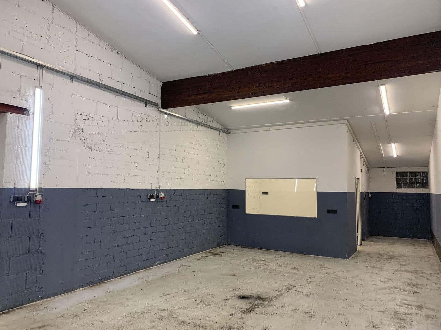 Prenájom nebytového priestoru 124 m², Reismühlenweg 16, Uhldingen-Mühlhofen, Bádensko-Wurttembersko Prenájom nebytového priestoru 124 m², Reismühlenweg 16, Uhldingen-Mühlhofen, Bádensko-Wurttembersko