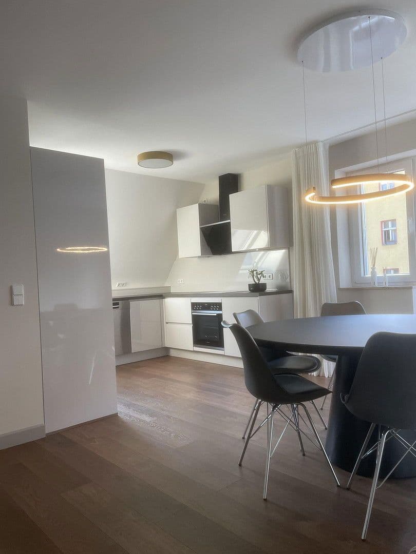 Prenájom bytu 2-izbový 67 m², Havelberger Straße 1, Berlin, Berlín Prenájom bytu 2-izbový 67 m², Havelberger Straße 1, Berlin, Berlín