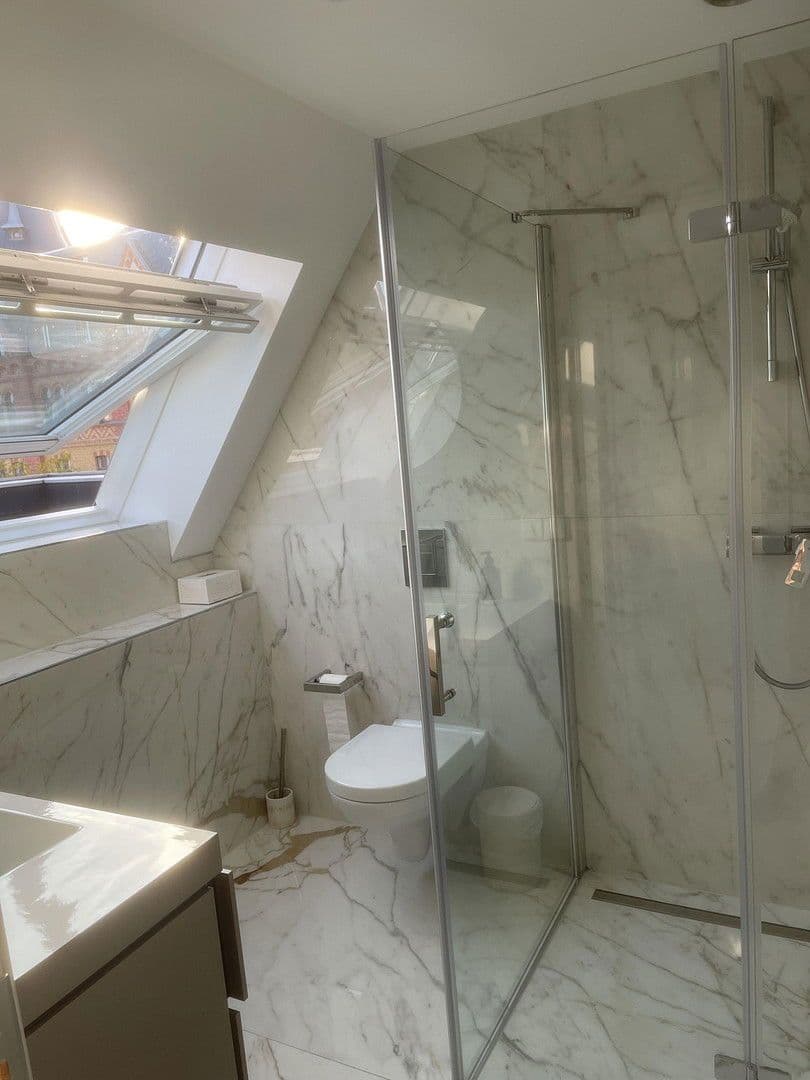 Prenájom bytu 2-izbový 67 m², Havelberger Straße 1, Berlin, Berlín Prenájom bytu 2-izbový 67 m², Havelberger Straße 1, Berlin, Berlín