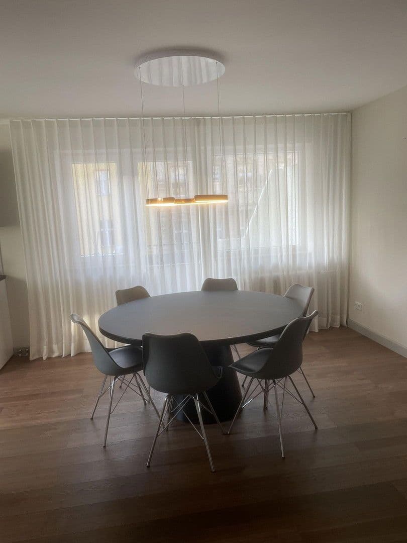 Prenájom bytu 2-izbový 67 m², Havelberger Straße 1, Berlin, Berlín Prenájom bytu 2-izbový 67 m², Havelberger Straße 1, Berlin, Berlín