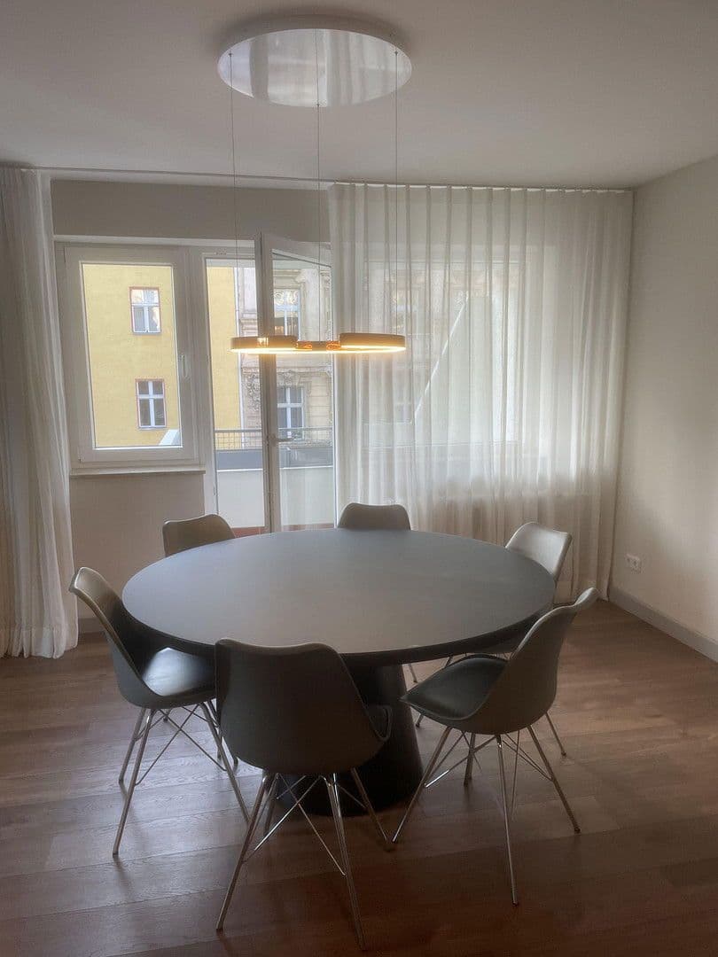 Prenájom bytu 2-izbový 67 m², Havelberger Straße 1, Berlin, Berlín Prenájom bytu 2-izbový 67 m², Havelberger Straße 1, Berlin, Berlín