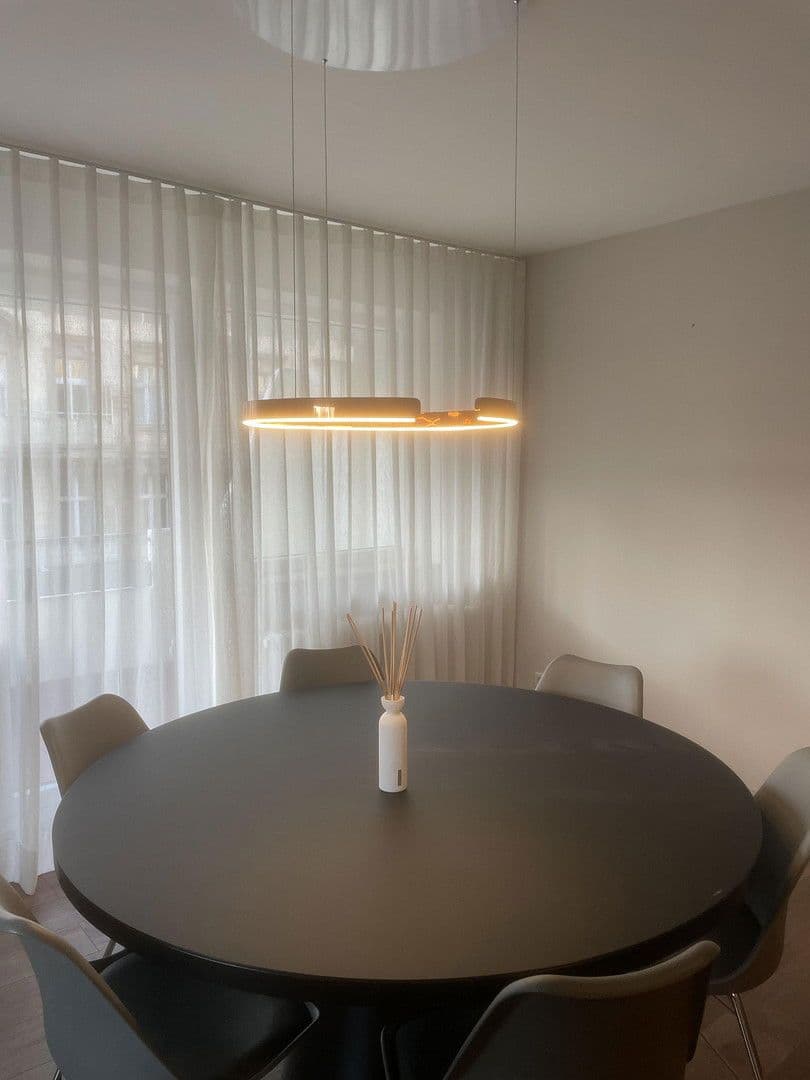 Prenájom bytu 2-izbový 67 m², Havelberger Straße 1, Berlin, Berlín Prenájom bytu 2-izbový 67 m², Havelberger Straße 1, Berlin, Berlín