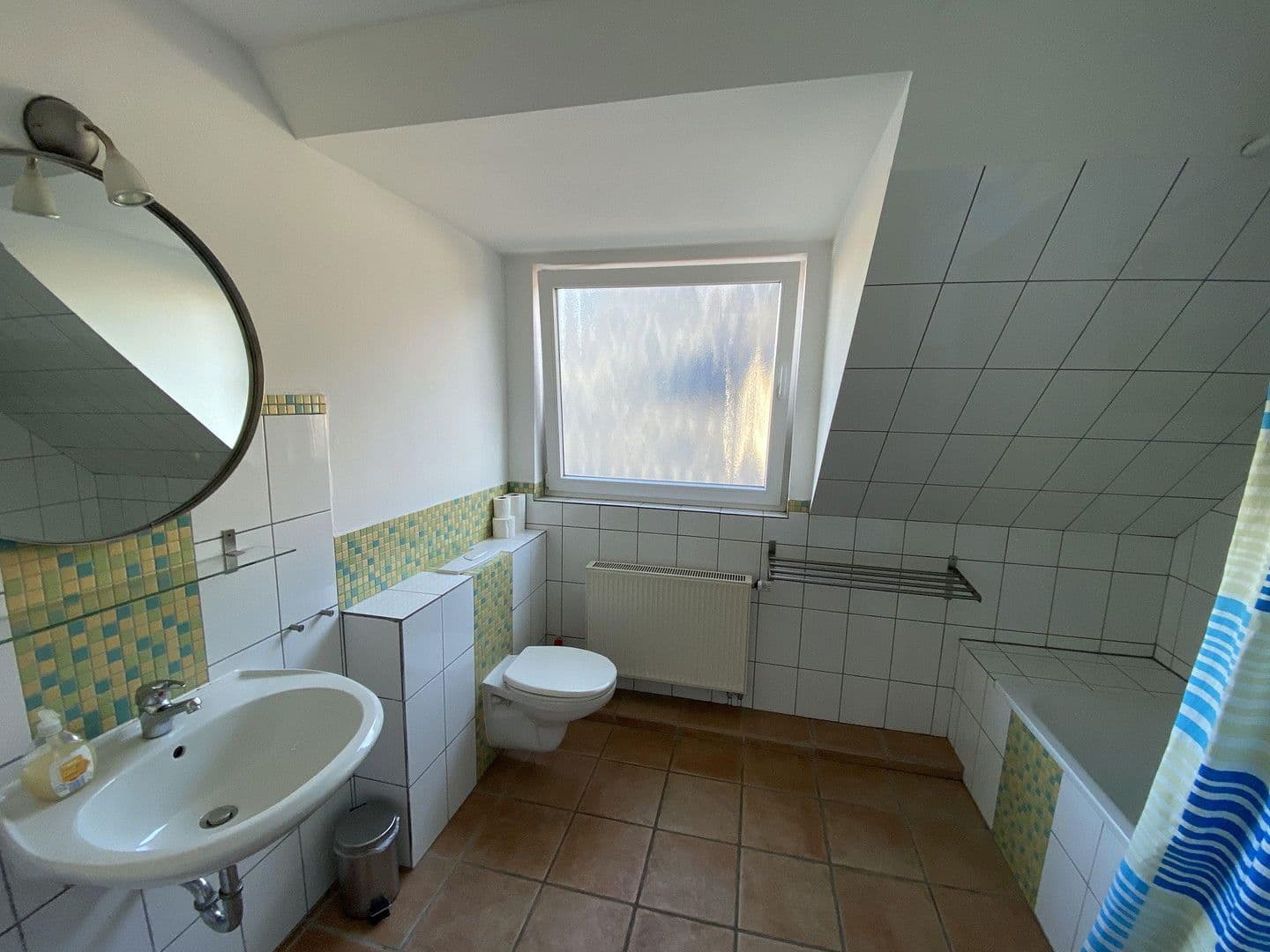 Prenájom bytu 3-izbový 85 m², Elbgaustr 79A, Hamburg, Hamburg Prenájom bytu 3-izbový 85 m², Elbgaustr 79A, Hamburg, Hamburg