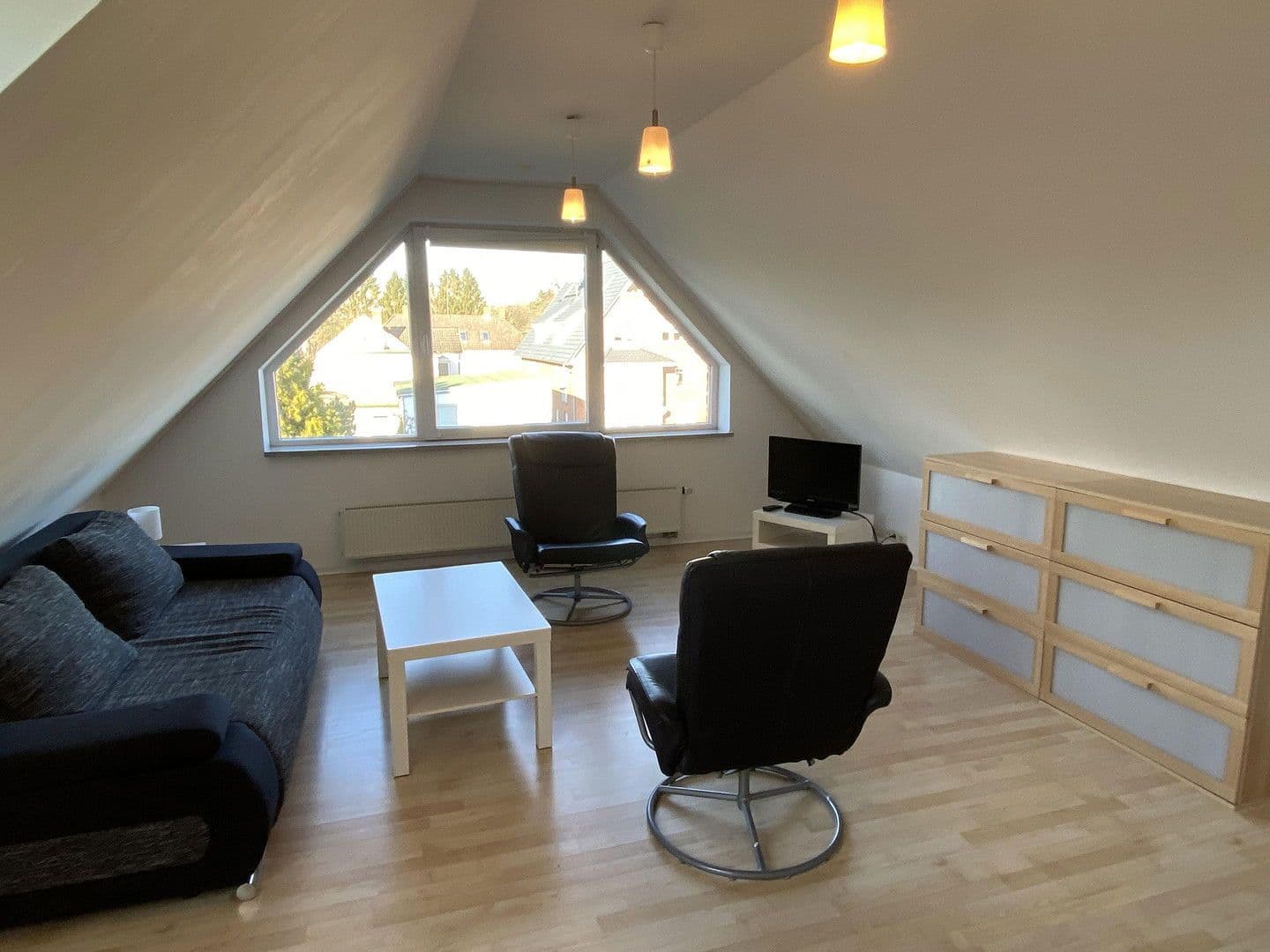 Prenájom bytu 3-izbový 85 m², Elbgaustr 79A, Hamburg, Hamburg Prenájom bytu 3-izbový 85 m², Elbgaustr 79A, Hamburg, Hamburg