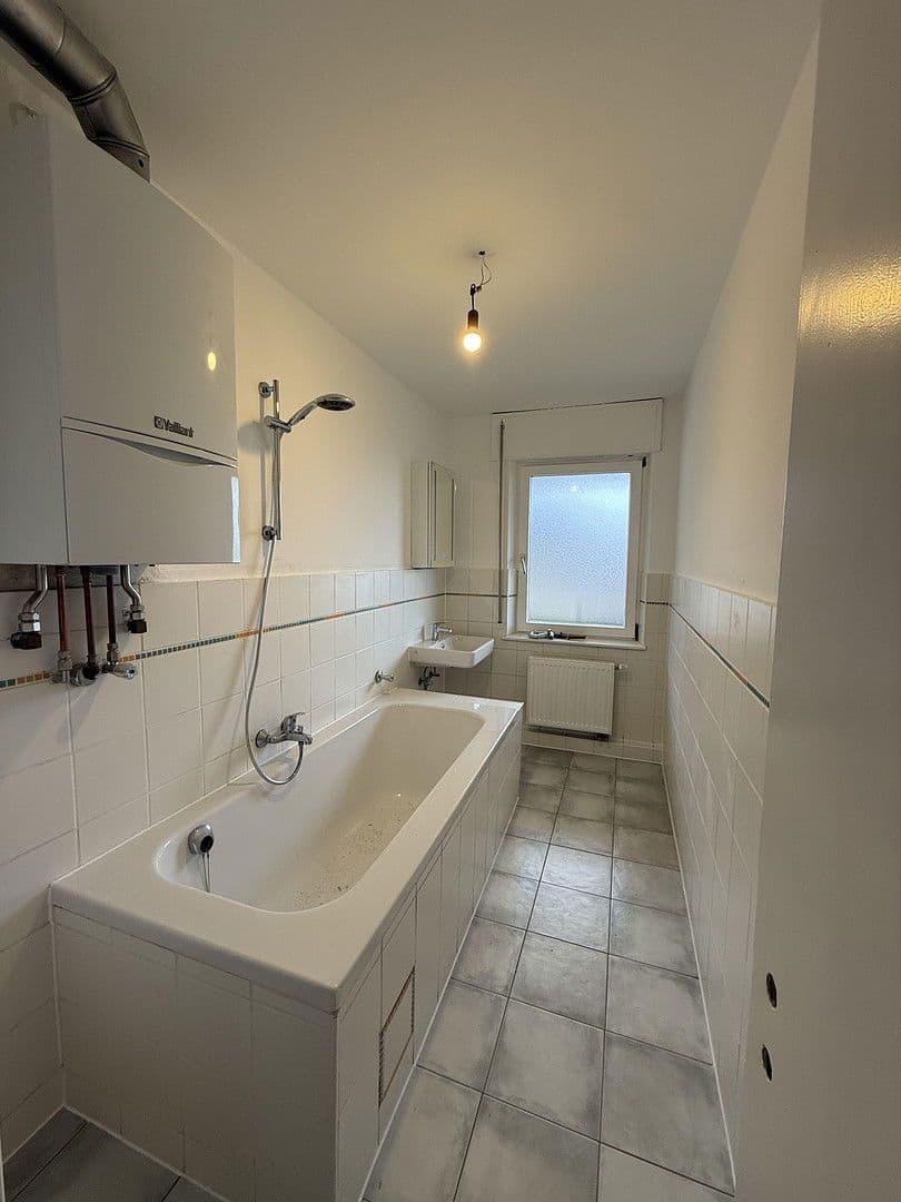 Prenájom bytu 4-izbový 120 m², Bucher Straße 97, Nürnberg, Bavorsko Prenájom bytu 4-izbový 120 m², Bucher Straße 97, Nürnberg, Bavorsko