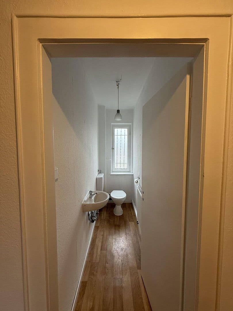 Prenájom bytu 4-izbový 120 m², Bucher Straße 97, Nürnberg, Bavorsko Prenájom bytu 4-izbový 120 m², Bucher Straße 97, Nürnberg, Bavorsko