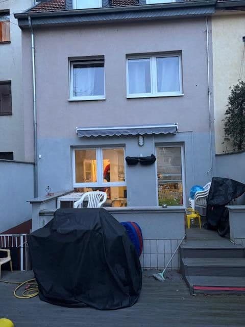 Prenájom domu 135 m², pozemek 90 m², Köln, Severné Porýnie - Westfálsko Prenájom domu 135 m², pozemek 90 m², Köln, Severné Porýnie - Westfálsko