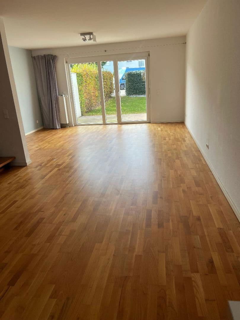 Predaj domu 140 m², pozemek 165 m², Shenzhen Str., Nürnberg, Bavorsko Predaj domu 140 m², pozemek 165 m², Shenzhen Str., Nürnberg, Bavorsko