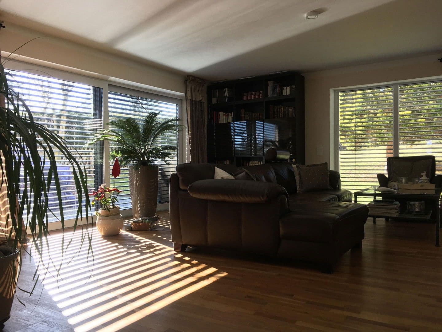 Predaj domu 313 m², pozemek 547 m², Glück-Auf-Str. 3, Wilnsdorf, Severné Porýnie - Westfálsko Predaj domu 313 m², pozemek 547 m², Glück-Auf-Str. 3, Wilnsdorf, Severné Porýnie - Westfálsko