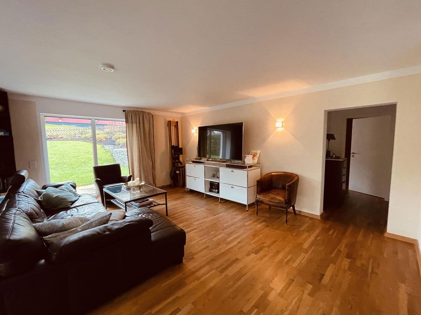 Predaj domu 313 m², pozemek 547 m², Glück-Auf-Str. 3, Wilnsdorf, Severné Porýnie - Westfálsko Predaj domu 313 m², pozemek 547 m², Glück-Auf-Str. 3, Wilnsdorf, Severné Porýnie - Westfálsko