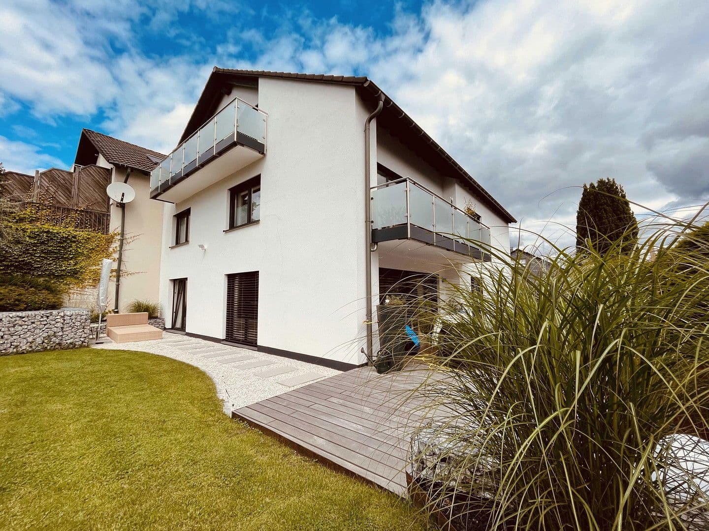 Predaj domu 313 m², pozemek 547 m², Glück-Auf-Str. 3, Wilnsdorf, Severné Porýnie - Westfálsko Predaj domu 313 m², pozemek 547 m², Glück-Auf-Str. 3, Wilnsdorf, Severné Porýnie - Westfálsko