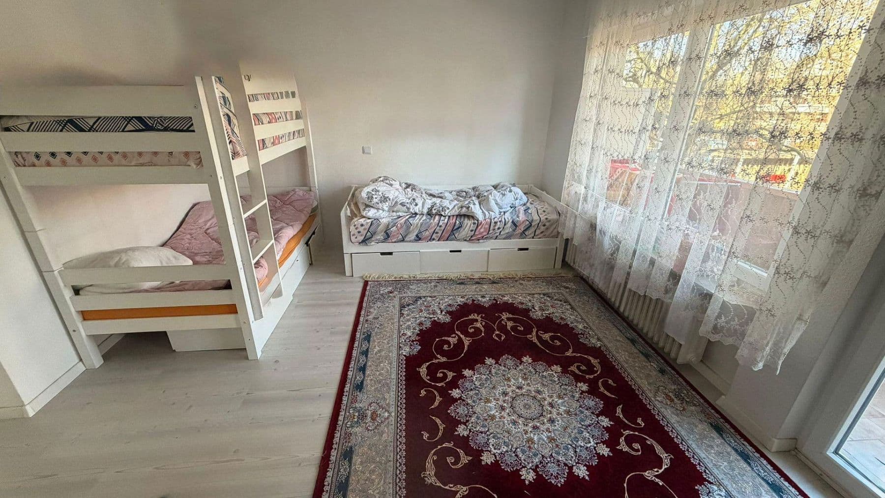 Prenájom bytu 4-izbový 121 m², Berliner Platz 8, Sindelfingen, Bádensko-Wurttembersko Prenájom bytu 4-izbový 121 m², Berliner Platz 8, Sindelfingen, Bádensko-Wurttembersko