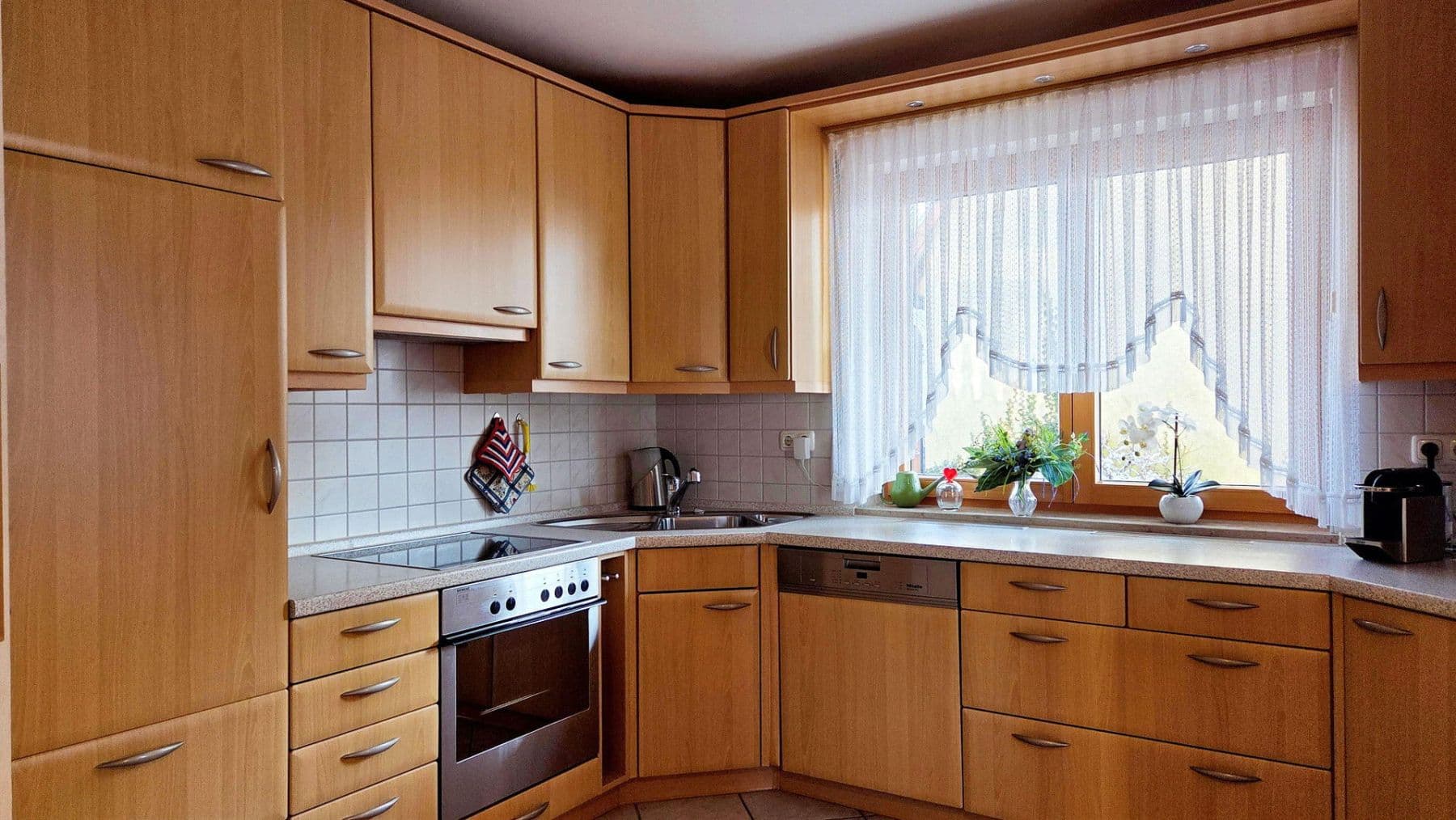 Predaj domu 162 m², pozemek 659 m², Roßtal, Bavorsko Predaj domu 162 m², pozemek 659 m², Roßtal, Bavorsko