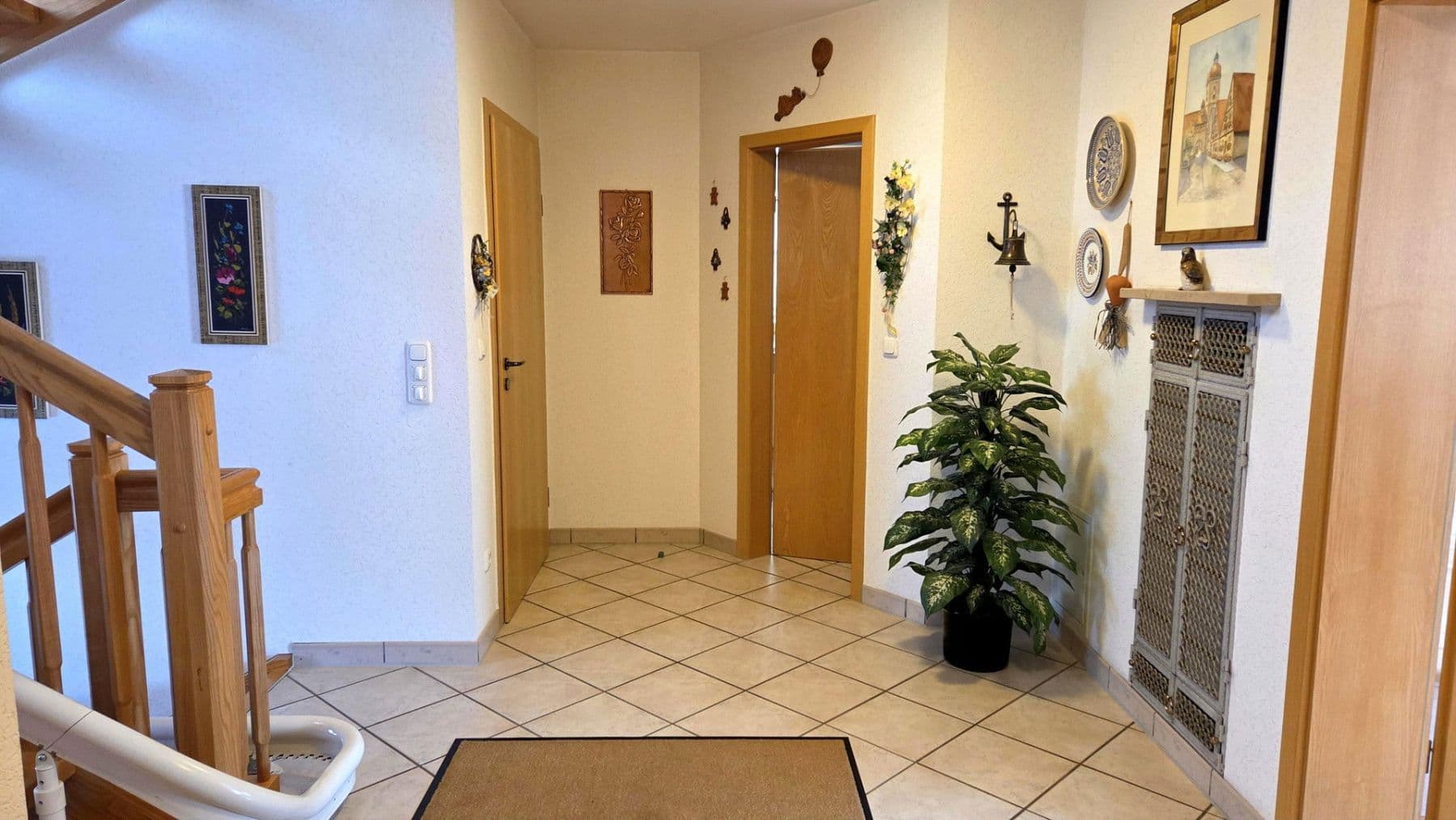 Predaj domu 162 m², pozemek 659 m², Roßtal, Bavorsko Predaj domu 162 m², pozemek 659 m², Roßtal, Bavorsko