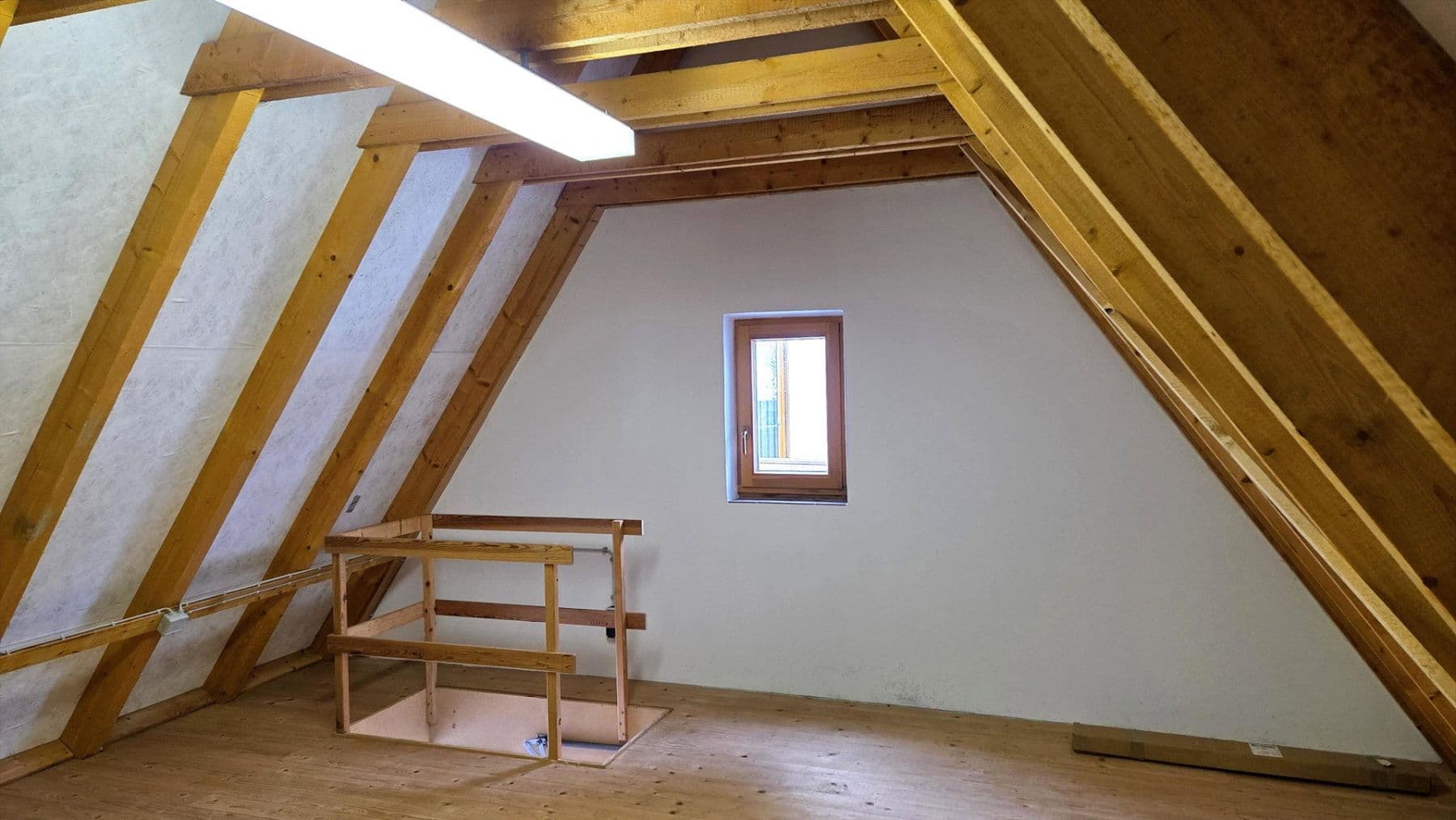 Predaj domu 162 m², pozemek 659 m², Roßtal, Bavorsko Predaj domu 162 m², pozemek 659 m², Roßtal, Bavorsko