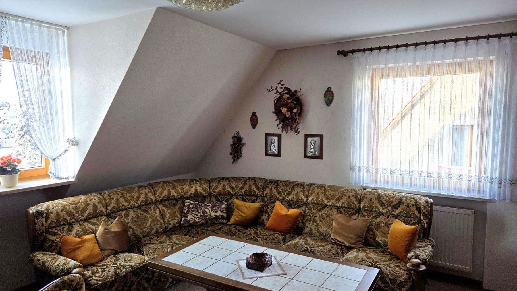 Predaj domu 162 m², pozemek 659 m², Roßtal, Bavorsko Predaj domu 162 m², pozemek 659 m², Roßtal, Bavorsko