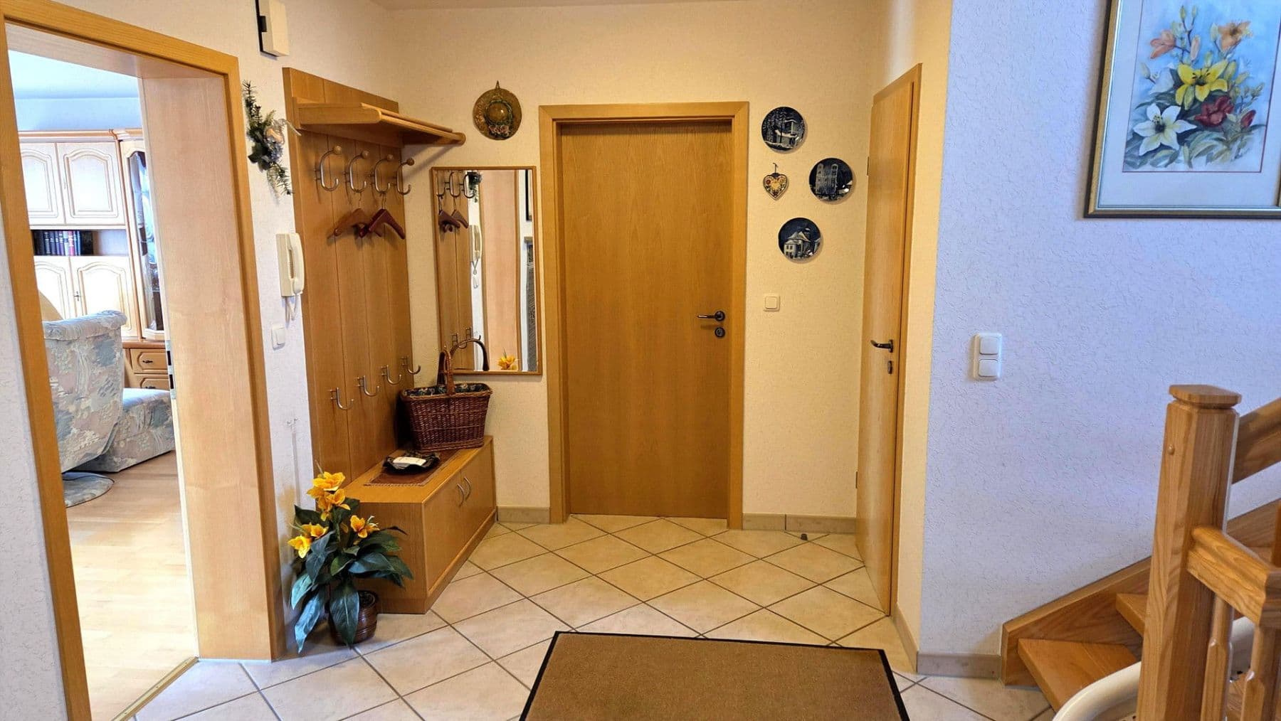 Predaj domu 162 m², pozemek 659 m², Roßtal, Bavorsko Predaj domu 162 m², pozemek 659 m², Roßtal, Bavorsko