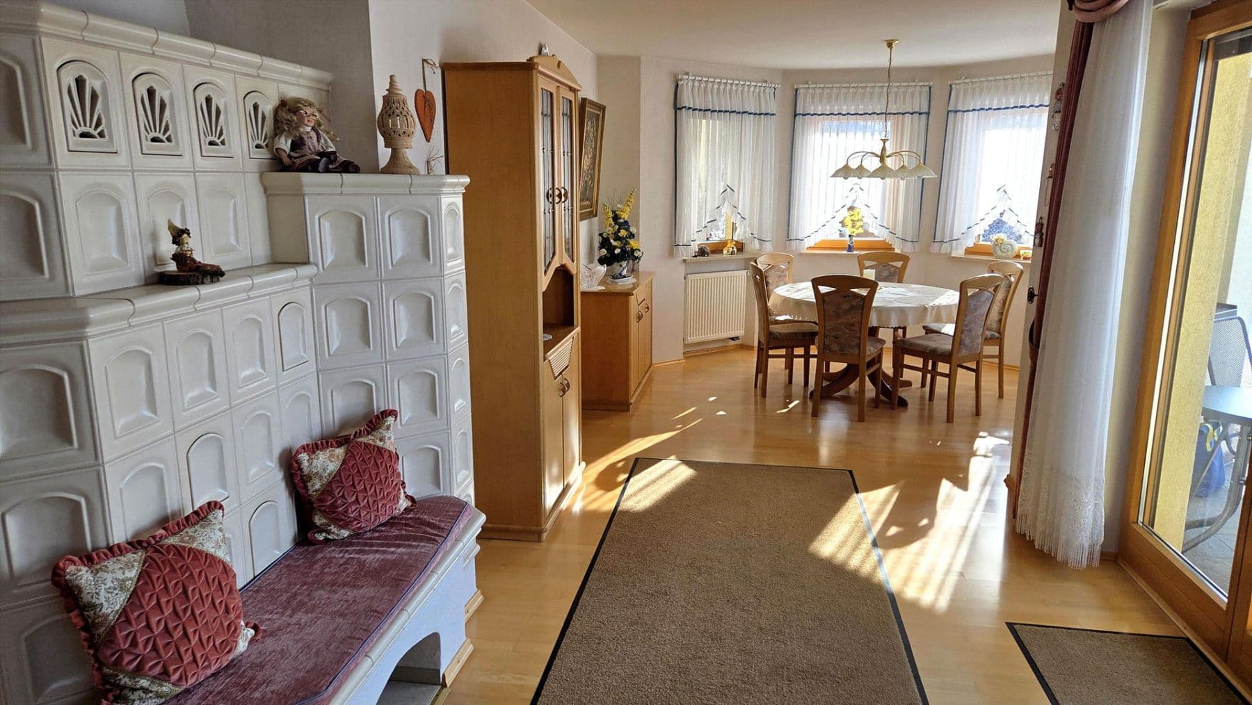 Predaj domu 162 m², pozemek 659 m², Roßtal, Bavorsko Predaj domu 162 m², pozemek 659 m², Roßtal, Bavorsko