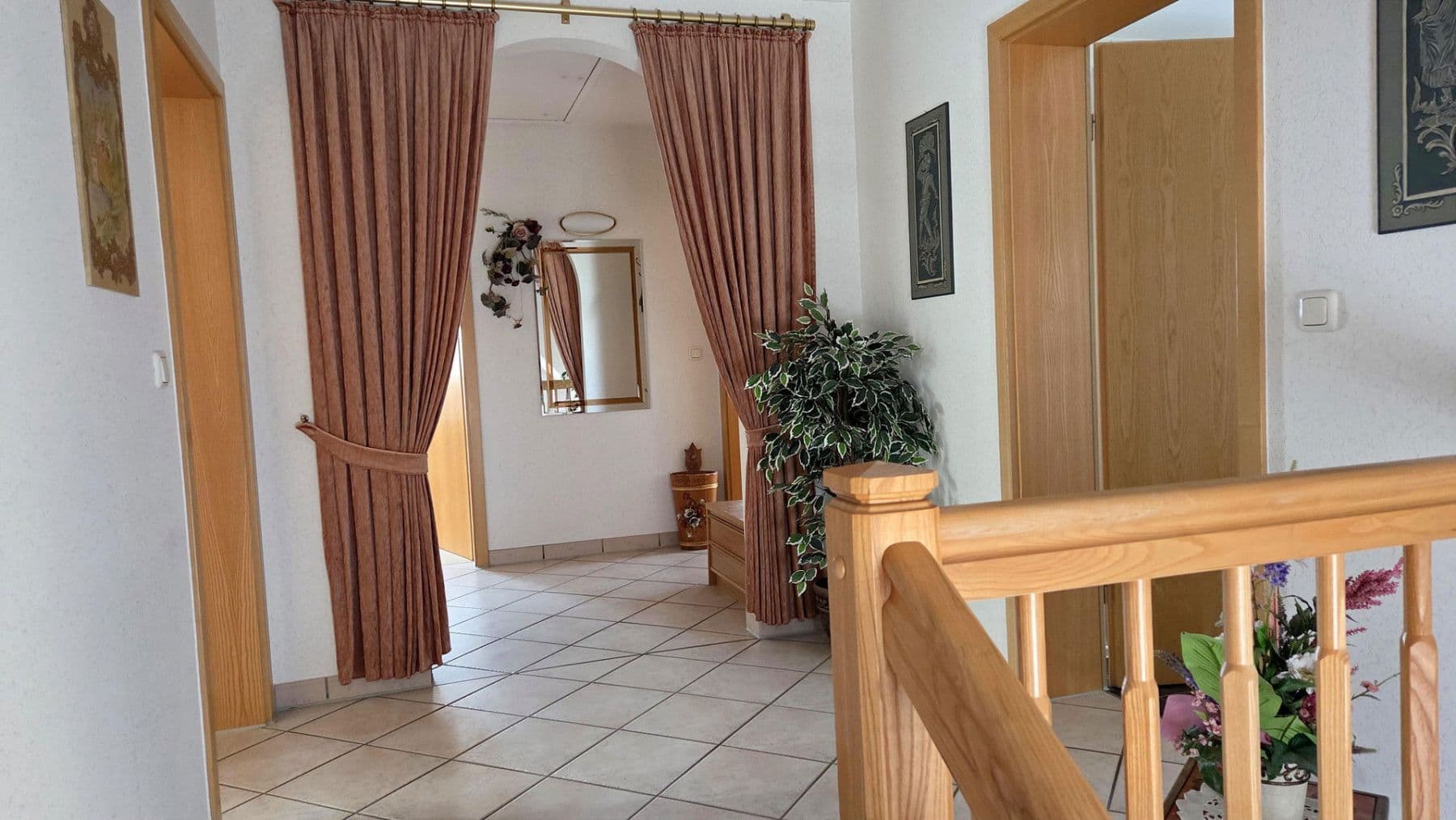 Predaj domu 162 m², pozemek 659 m², Roßtal, Bavorsko Predaj domu 162 m², pozemek 659 m², Roßtal, Bavorsko