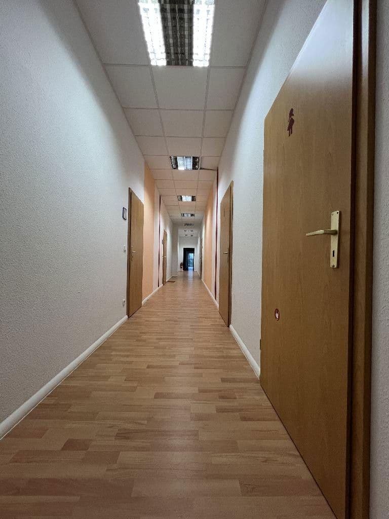 Prenájom kancelárie 2.000 m², Grenzstraße 28, Halle, Sasko-Anhaltsko Prenájom kancelárie 2.000 m², Grenzstraße 28, Halle, Sasko-Anhaltsko