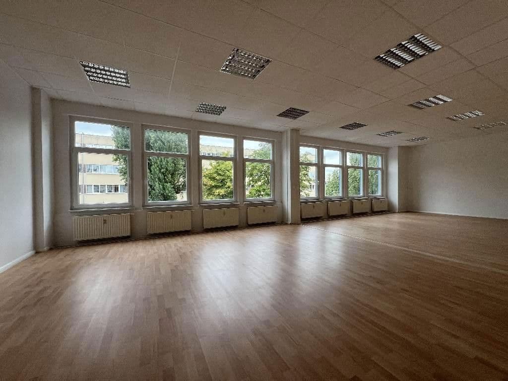 Prenájom kancelárie 2.000 m², Grenzstraße 28, Halle, Sasko-Anhaltsko Prenájom kancelárie 2.000 m², Grenzstraße 28, Halle, Sasko-Anhaltsko