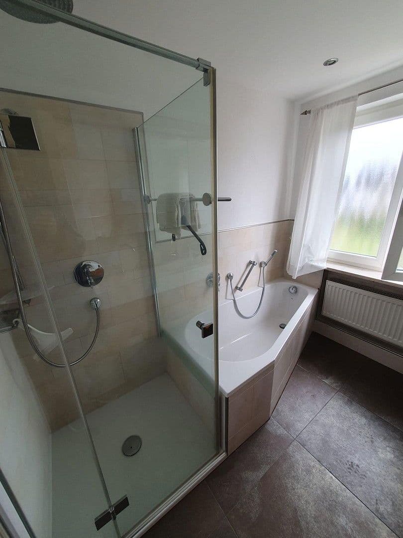 Prenájom domu 160 m², pozemek 346 m², Gilching, Bavorsko Prenájom domu 160 m², pozemek 346 m², Gilching, Bavorsko