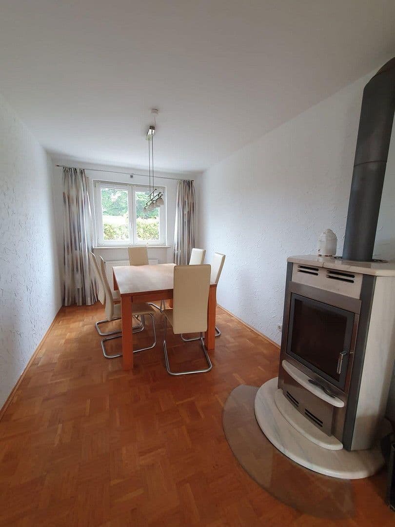 Prenájom domu 160 m², pozemek 346 m², Gilching, Bavorsko Prenájom domu 160 m², pozemek 346 m², Gilching, Bavorsko