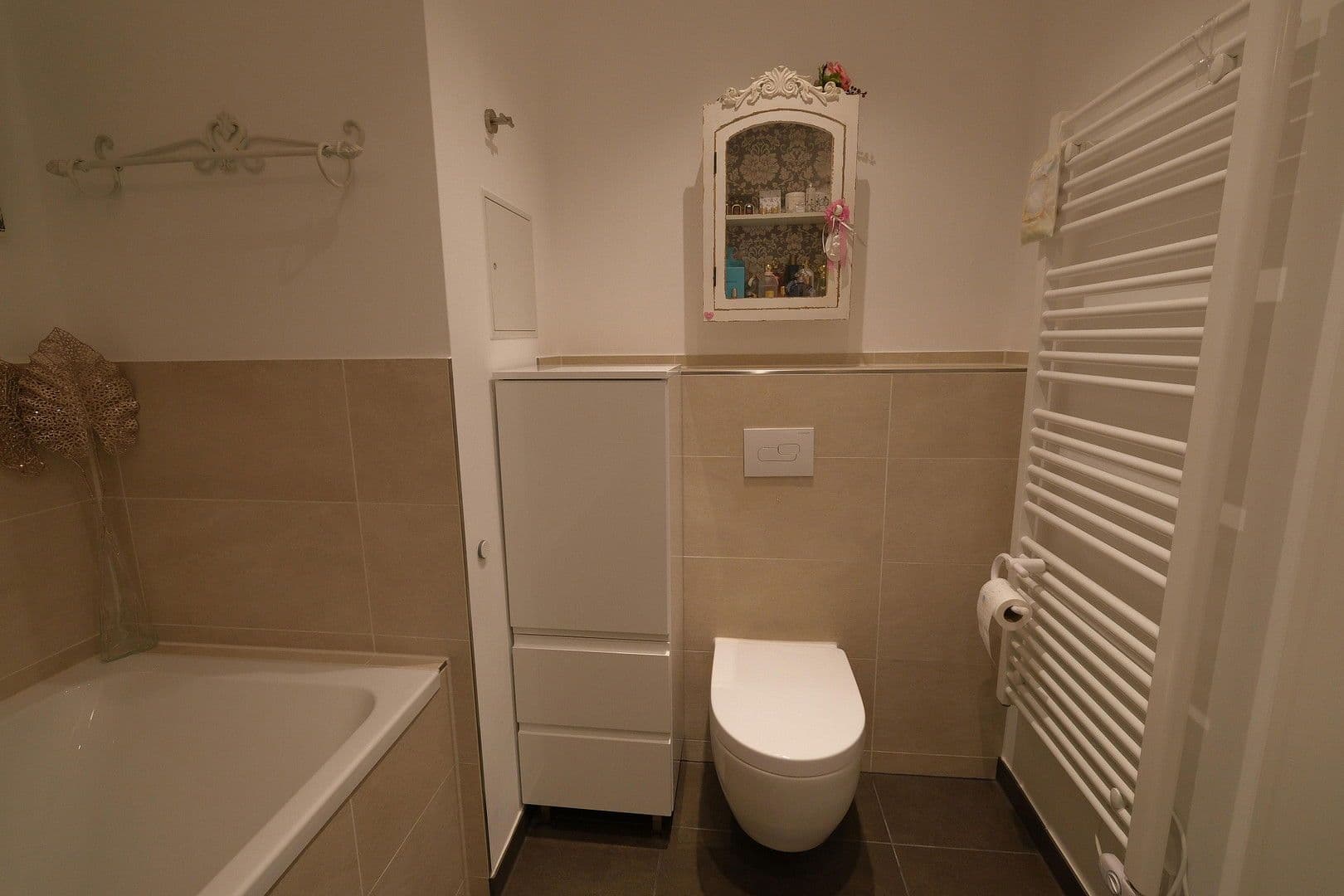 Predaj bytu 3-izbový 121 m², Berlin, Berlín Predaj bytu 3-izbový 121 m², Berlin, Berlín