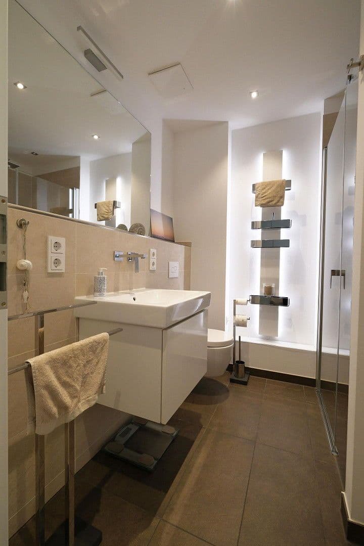 Predaj bytu 3-izbový 121 m², Berlin, Berlín Predaj bytu 3-izbový 121 m², Berlin, Berlín