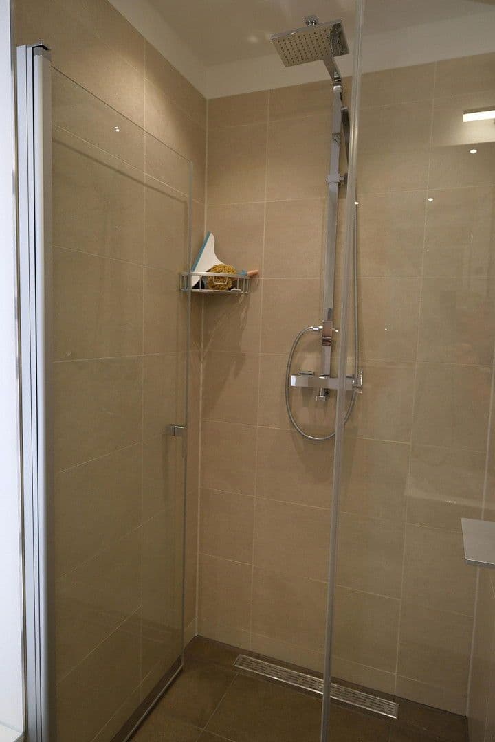 Predaj bytu 3-izbový 121 m², Berlin, Berlín Predaj bytu 3-izbový 121 m², Berlin, Berlín